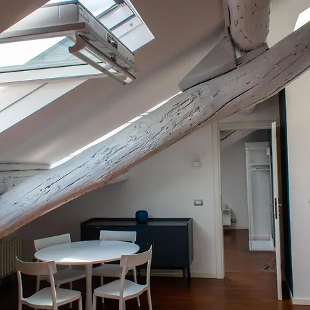 Cozy Attic Recently Renovated Милан